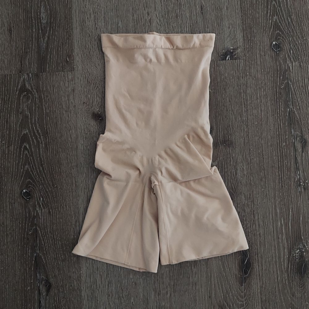Spanx high waist and short shape wear Large Nude